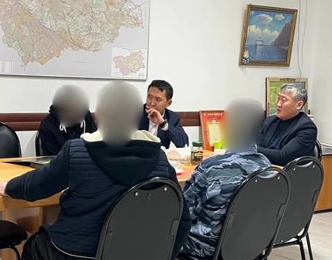 ??Баһылык СВОга сылдьар буойуттарбытын кытары көрүстэ
