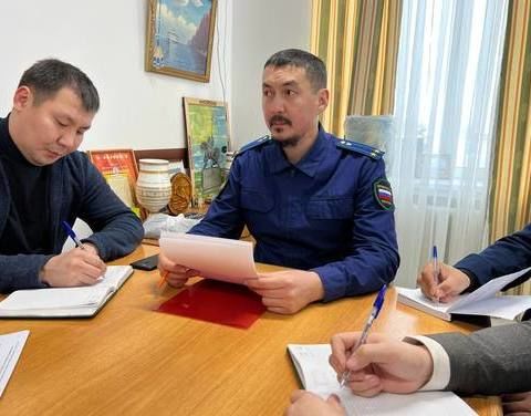 Прокурор Горного улуса провел совещание
