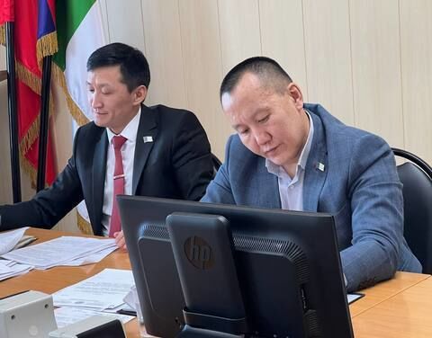 Улуус депутаттарын 33 сессиялара